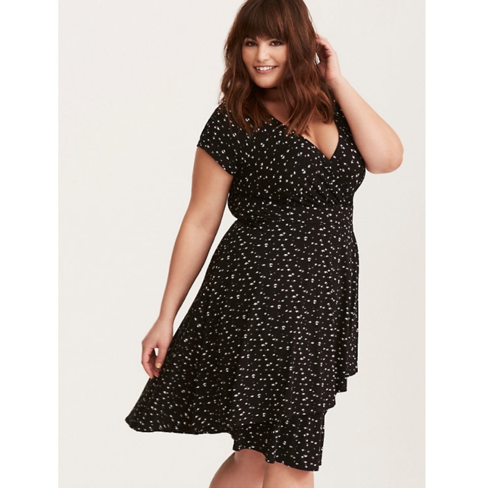 STAR PRINT SURPLICE DRESS